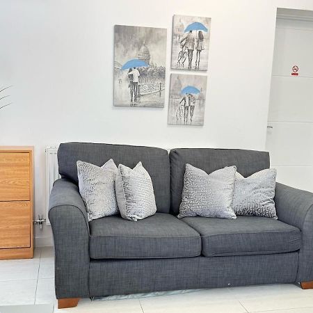 Walnut Luxurious 2-Bedroom With Ensuite - Parking, Netflix, Wifi - Close To Oxford, Bicester & Blenheim Palace Kidlington Eksteriør billede