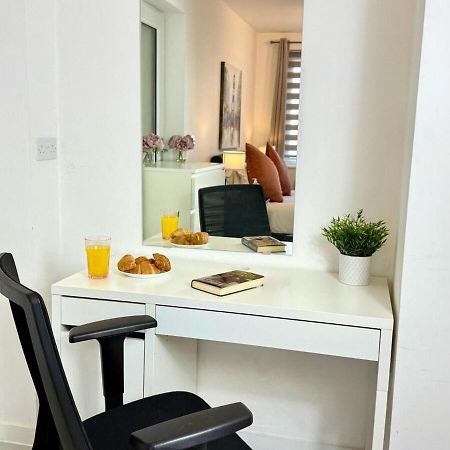Walnut Luxurious 2-Bedroom With Ensuite - Parking, Netflix, Wifi - Close To Oxford, Bicester & Blenheim Palace Kidlington Eksteriør billede