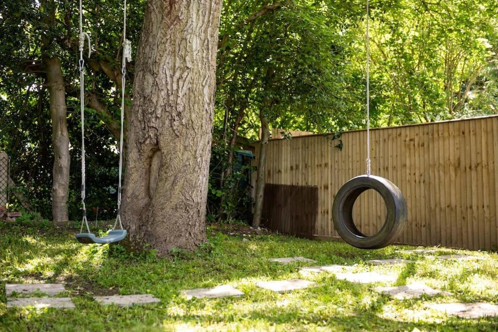Walnut Luxurious 2-Bedroom With Ensuite - Parking, Netflix, Wifi - Close To Oxford, Bicester & Blenheim Palace Kidlington Eksteriør billede