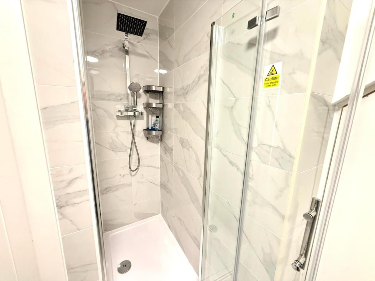 Walnut Luxurious 2-Bedroom With Ensuite - Parking, Netflix, Wifi - Close To Oxford, Bicester & Blenheim Palace Kidlington Eksteriør billede