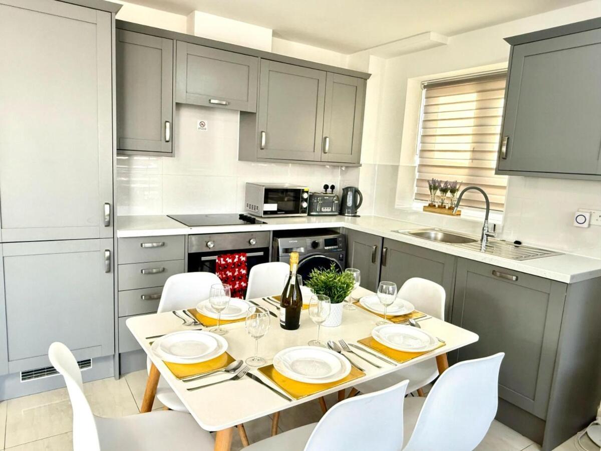 Walnut Luxurious 2-Bedroom With Ensuite - Parking, Netflix, Wifi - Close To Oxford, Bicester & Blenheim Palace Kidlington Eksteriør billede