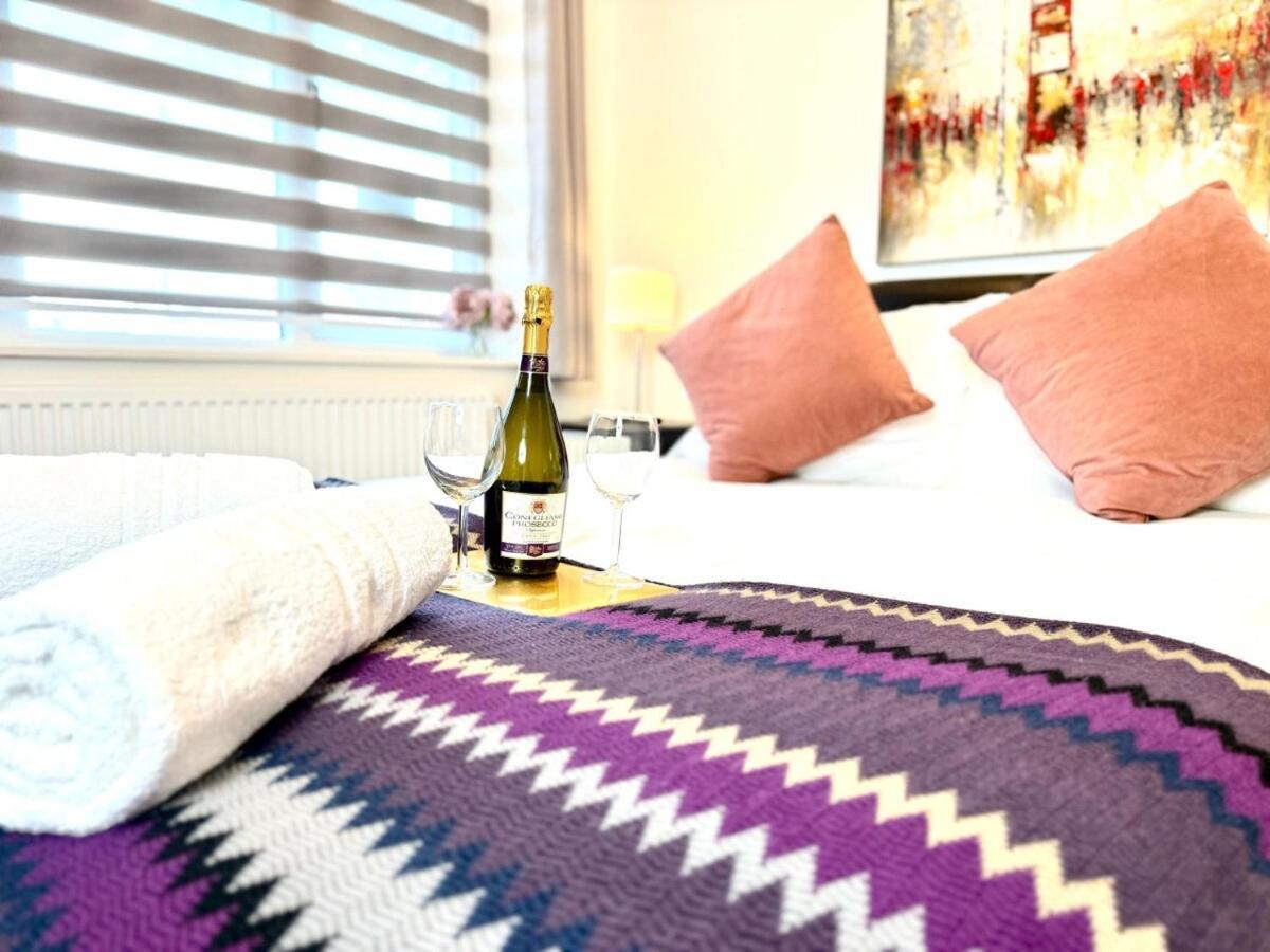 Walnut Luxurious 2-Bedroom With Ensuite - Parking, Netflix, Wifi - Close To Oxford, Bicester & Blenheim Palace Kidlington Eksteriør billede