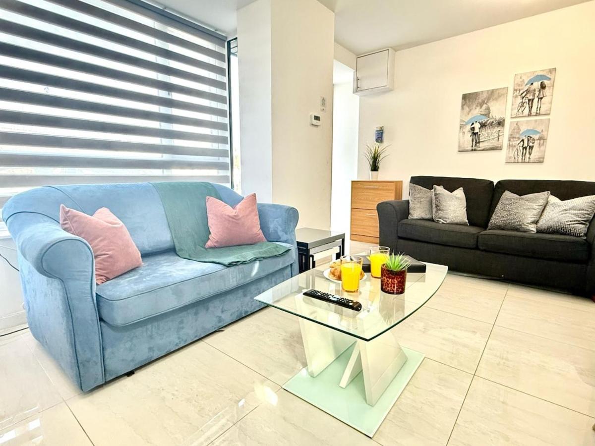 Walnut Luxurious 2-Bedroom With Ensuite - Parking, Netflix, Wifi - Close To Oxford, Bicester & Blenheim Palace Kidlington Eksteriør billede
